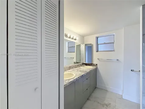 16400 NE 17th Avenue North Miami Beach FL 33162