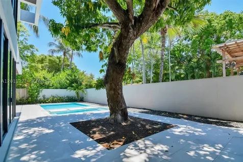 125 SW 29th Road Miami FL 33129