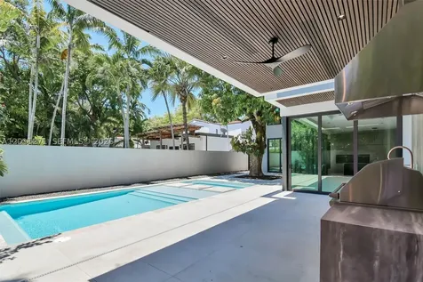 125 SW 29th Road Miami FL 33129