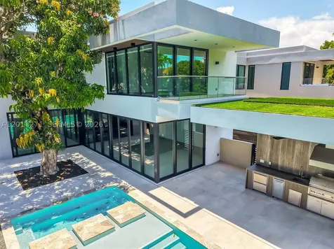 125 SW 29th Road Miami FL 33129