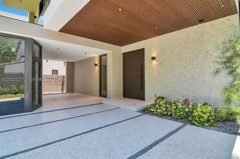 125 SW 29th Road Miami FL 33129