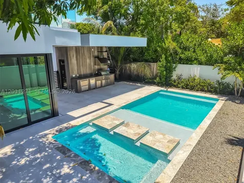 125 SW 29th Road Miami FL 33129