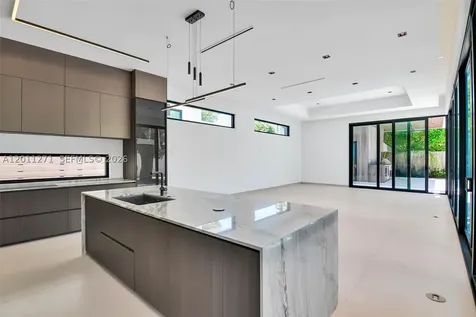 125 SW 29th Road Miami FL 33129