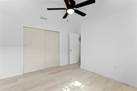 6880 Scott Street Hollywood FL 33024