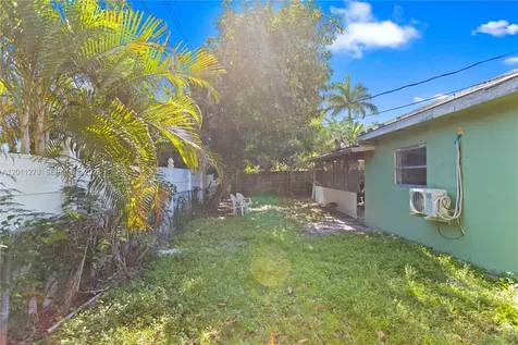 6880 Scott Street Hollywood FL 33024