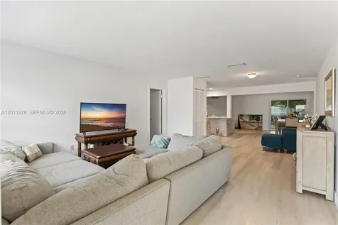 6880 Scott Street Hollywood FL 33024