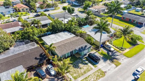6880 Scott Street Hollywood FL 33024