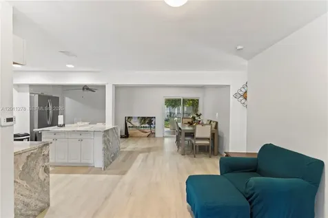 6880 Scott Street Hollywood FL 33024
