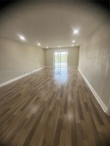 879 NE 195th Street Miami FL 33179