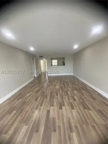 879 NE 195th Street Miami FL 33179