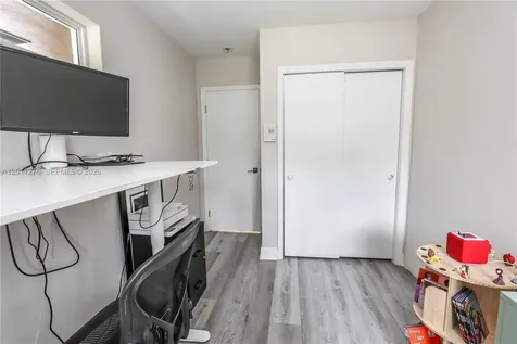 1333 Tyler Street Hollywood FL 33019