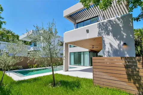 135 SW 29th Road Miami FL 33129