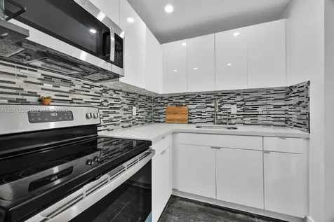 1051 SW 1st Street Miami FL 33130