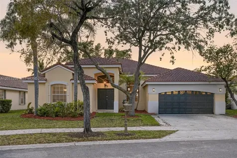 727 Lake Boulevard Weston FL 33326