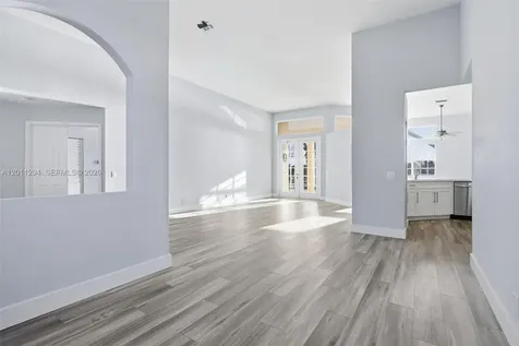 727 Lake Boulevard Weston FL 33326