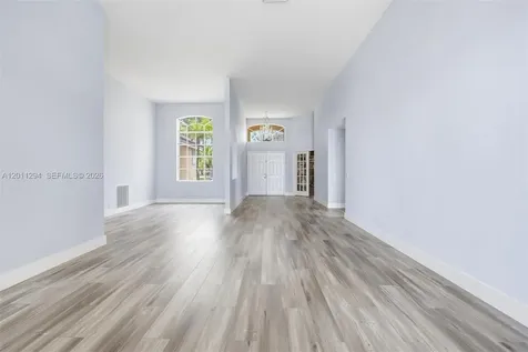 727 Lake Boulevard Weston FL 33326