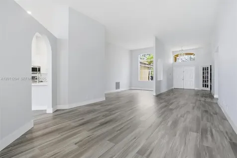727 Lake Boulevard Weston FL 33326