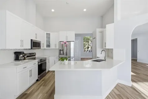 727 Lake Boulevard Weston FL 33326