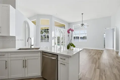 727 Lake Boulevard Weston FL 33326