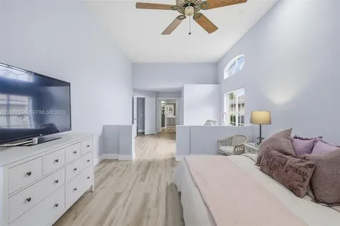 727 Lake Boulevard Weston FL 33326