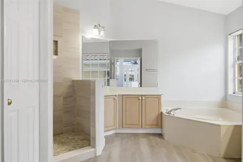 727 Lake Boulevard Weston FL 33326