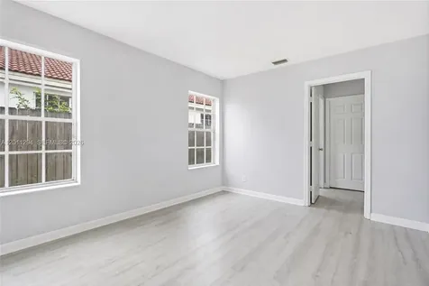 727 Lake Boulevard Weston FL 33326