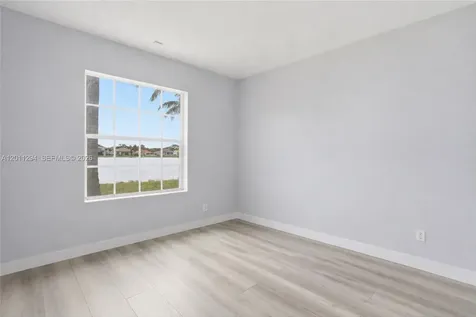 727 Lake Boulevard Weston FL 33326