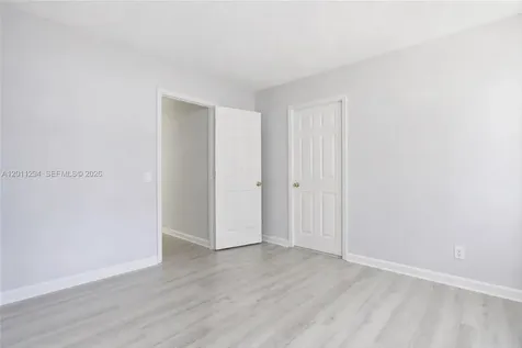 727 Lake Boulevard Weston FL 33326