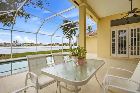 727 Lake Boulevard Weston FL 33326