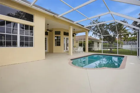 727 Lake Boulevard Weston FL 33326
