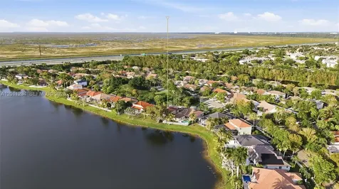 727 Lake Boulevard Weston FL 33326