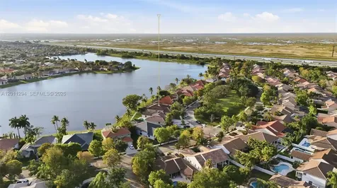 727 Lake Boulevard Weston FL 33326