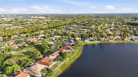 727 Lake Boulevard Weston FL 33326
