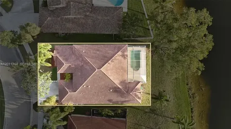 727 Lake Boulevard Weston FL 33326
