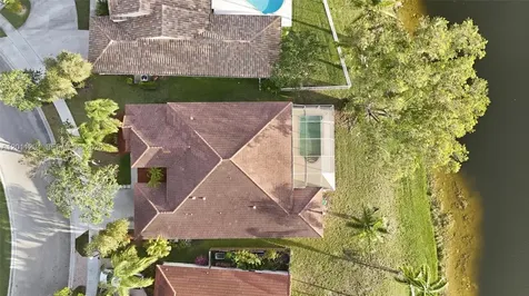 727 Lake Boulevard Weston FL 33326