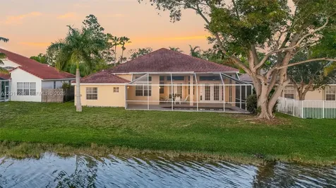 727 Lake Boulevard Weston FL 33326
