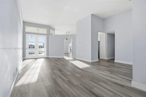 727 Lake Boulevard Weston FL 33326