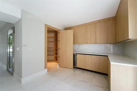 1981 S Oak Haven Circle Miami FL 33179