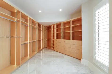 1981 S Oak Haven Circle Miami FL 33179