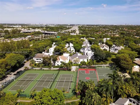 1981 S Oak Haven Circle Miami FL 33179