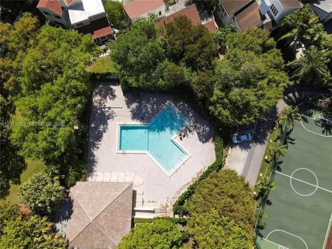 1981 S Oak Haven Circle Miami FL 33179