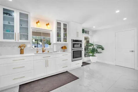 252 Malibu Circle Green Acres FL 33413