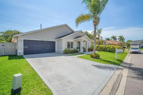 252 Malibu Circle Green Acres FL 33413