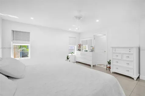 252 Malibu Circle Green Acres FL 33413