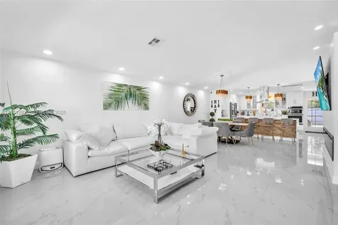 252 Malibu Circle Green Acres FL 33413