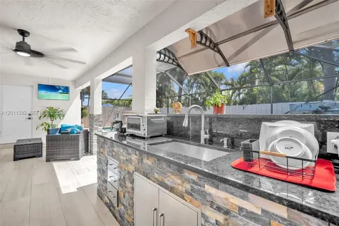 252 Malibu Circle Green Acres FL 33413