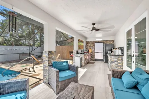 252 Malibu Circle Green Acres FL 33413