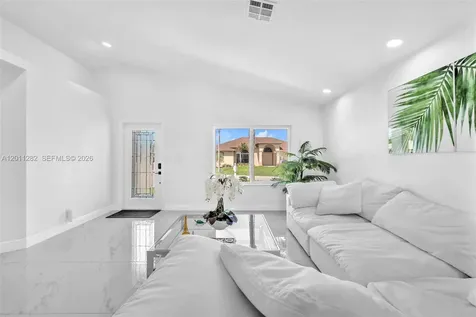 252 Malibu Circle Green Acres FL 33413