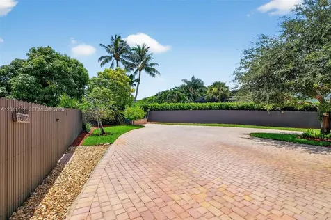 8920 SW 162nd Terrace Palmetto Bay FL 33157