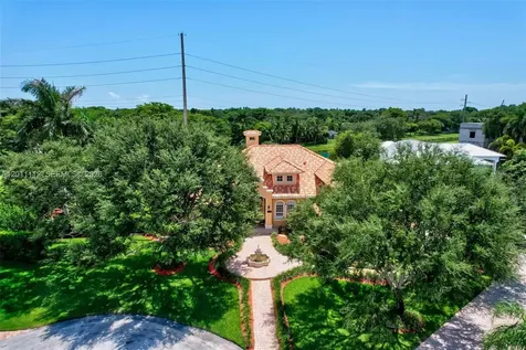 8920 SW 162nd Terrace Palmetto Bay FL 33157